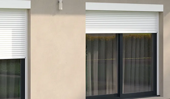 Brise-soleil orientable ou volet roulant : que choisir ?