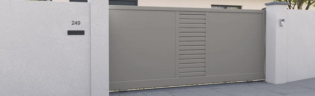 Comment installer un portail coulissant sur un terrain en pente ?