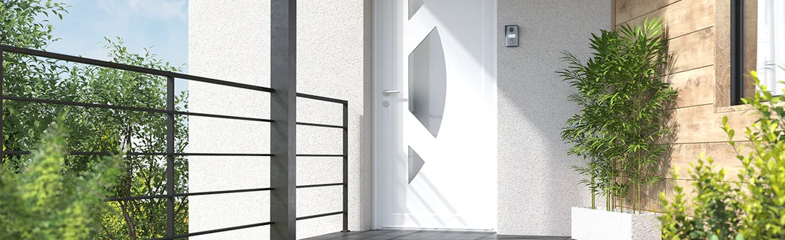 Porte d’entrée alu ou PVC, que choisir ?